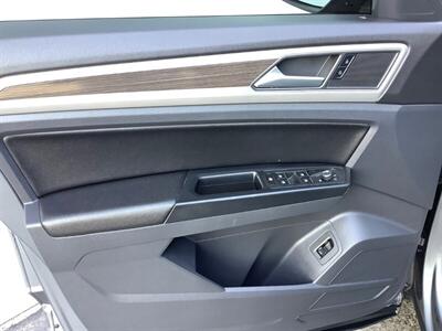 2019 Volkswagen Atlas V6 SE R-Line 4Motion - Photo 11 - Crest Hill, IL 60403