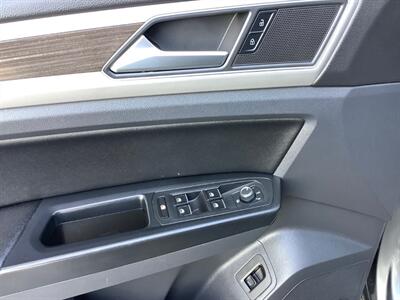 2019 Volkswagen Atlas V6 SE R-Line 4Motion   - Photo 12 - Crest Hill, IL 60403