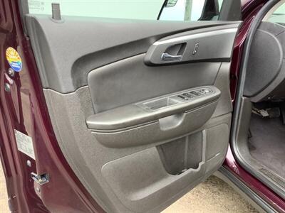 2010 Chevrolet Traverse LT   - Photo 14 - Crest Hill, IL 60403