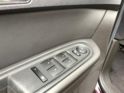 2010 Chevrolet Traverse LT   - Photo 15 - Crest Hill, IL 60403