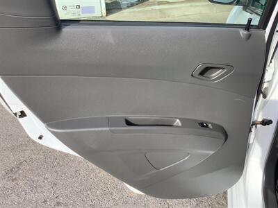 2015 Chevrolet Spark EV 1LT - Photo 23 - Crest Hill, IL 60403