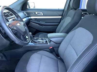 2017 Ford Explorer XLT   - Photo 16 - Crest Hill, IL 60403