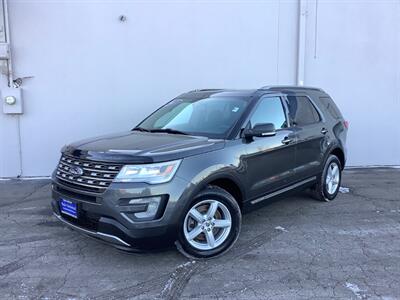 2017 Ford Explorer XLT   - Photo 2 - Crest Hill, IL 60403