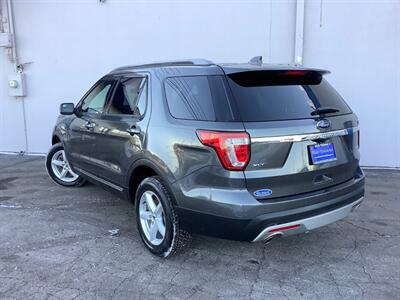 2017 Ford Explorer XLT   - Photo 4 - Crest Hill, IL 60403