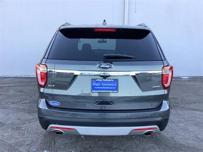 2017 Ford Explorer XLT   - Photo 6 - Crest Hill, IL 60403