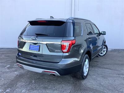 2017 Ford Explorer XLT   - Photo 7 - Crest Hill, IL 60403