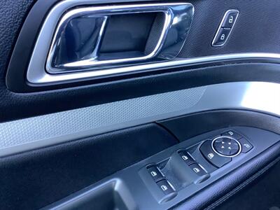 2017 Ford Explorer XLT   - Photo 15 - Crest Hill, IL 60403