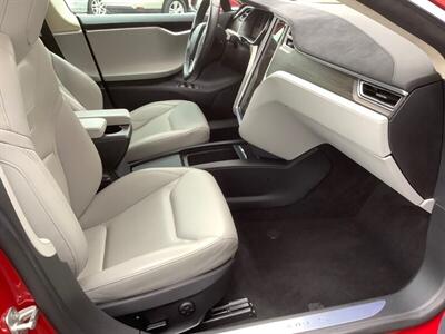 2016 Tesla Model S 90D - Photo 38 - Crest Hill, IL 60403
