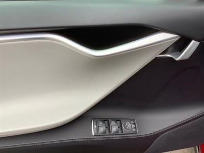 2016 Tesla Model S 90D - Photo 13 - Crest Hill, IL 60403