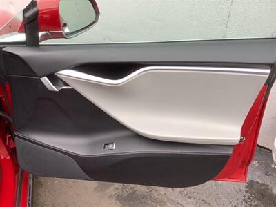 2016 Tesla Model S 90D - Photo 36 - Crest Hill, IL 60403