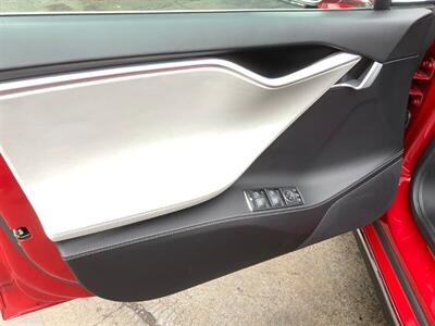 2016 Tesla Model S 90D - Photo 12 - Crest Hill, IL 60403
