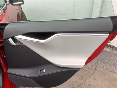 2016 Tesla Model S 90D - Photo 34 - Crest Hill, IL 60403