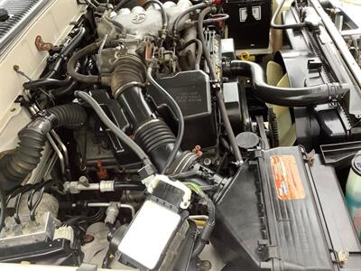 2000 Toyota 4Runner SR5 - Photo 44 - Crest Hill, IL 60403