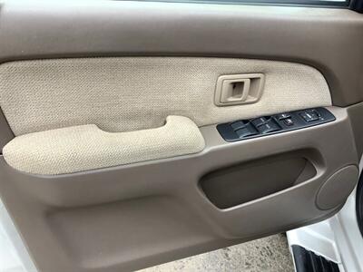 2000 Toyota 4Runner SR5 - Photo 9 - Crest Hill, IL 60403