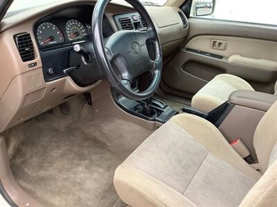 2000 Toyota 4Runner SR5 - Photo 12 - Crest Hill, IL 60403