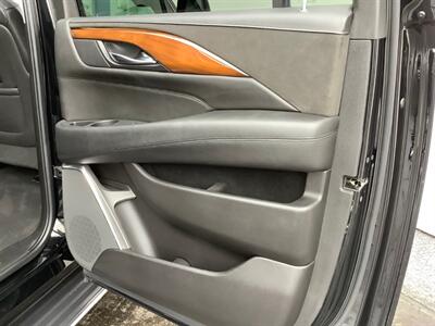 2017 Cadillac Escalade ESV Luxury   - Photo 31 - Crest Hill, IL 60403