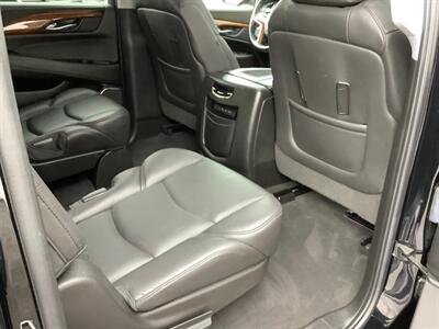 2017 Cadillac Escalade ESV Luxury   - Photo 33 - Crest Hill, IL 60403