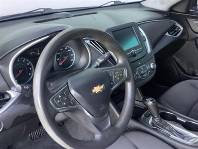 2017 Chevrolet Malibu LS - Photo 19 - Crest Hill, IL 60403