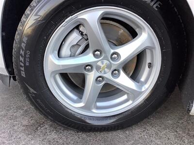 2017 Chevrolet Malibu LS - Photo 33 - Crest Hill, IL 60403