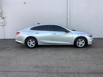 2017 Chevrolet Malibu LS - Photo 9 - Crest Hill, IL 60403