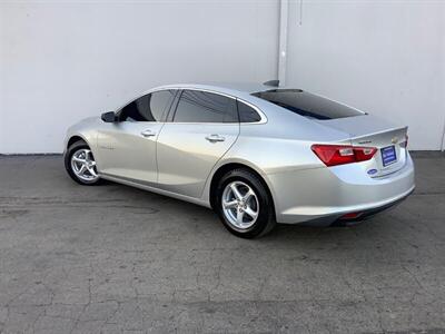 2017 Chevrolet Malibu LS - Photo 5 - Crest Hill, IL 60403