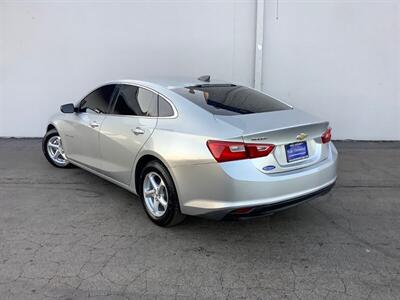 2017 Chevrolet Malibu LS - Photo 4 - Crest Hill, IL 60403