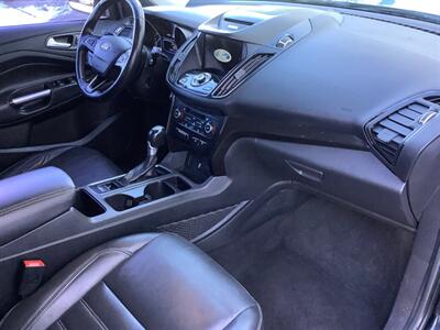 2017 Ford Escape Titanium   - Photo 33 - Crest Hill, IL 60403