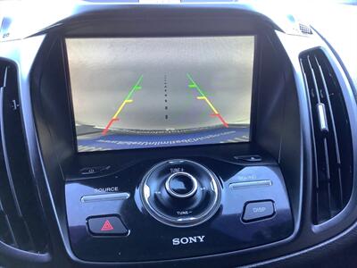 2017 Ford Escape Titanium   - Photo 12 - Crest Hill, IL 60403