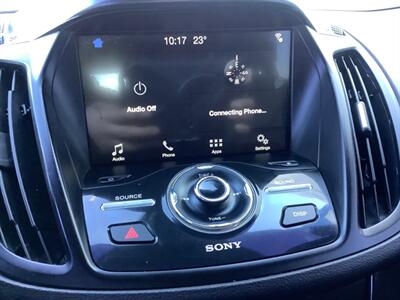 2017 Ford Escape Titanium   - Photo 19 - Crest Hill, IL 60403