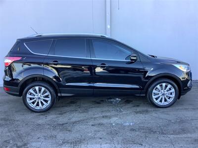 2017 Ford Escape Titanium   - Photo 7 - Crest Hill, IL 60403