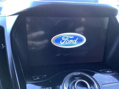 2017 Ford Escape Titanium   - Photo 10 - Crest Hill, IL 60403