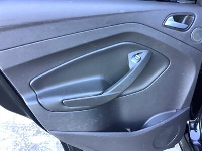 2017 Ford Escape Titanium   - Photo 26 - Crest Hill, IL 60403