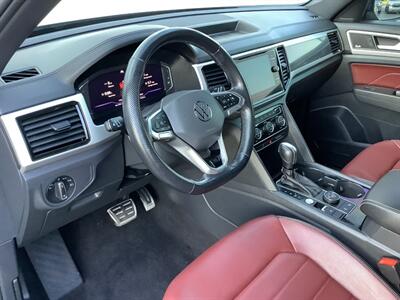 2022 Volkswagen Atlas Cross Sport V6 SEL Premium R-Line 4Motion   - Photo 15 - Crest Hill, IL 60403