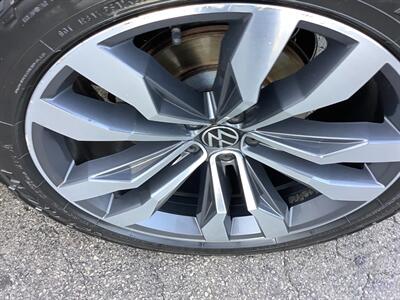 2022 Volkswagen Atlas Cross Sport V6 SEL Premium R-Line 4Motion   - Photo 58 - Crest Hill, IL 60403