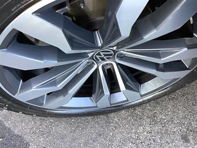 2022 Volkswagen Atlas Cross Sport V6 SEL Premium R-Line 4Motion   - Photo 59 - Crest Hill, IL 60403