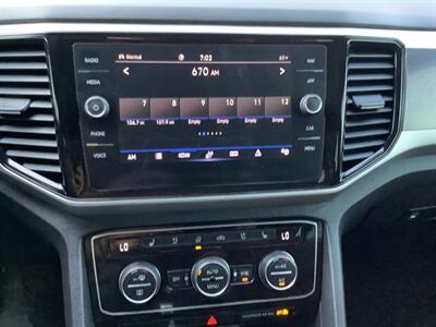 2022 Volkswagen Atlas Cross Sport V6 SEL Premium R-Line 4Motion   - Photo 18 - Crest Hill, IL 60403