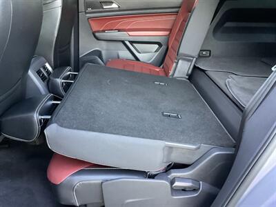 2022 Volkswagen Atlas Cross Sport V6 SEL Premium R-Line 4Motion   - Photo 32 - Crest Hill, IL 60403