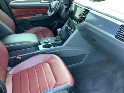 2022 Volkswagen Atlas Cross Sport V6 SEL Premium R-Line 4Motion   - Photo 42 - Crest Hill, IL 60403