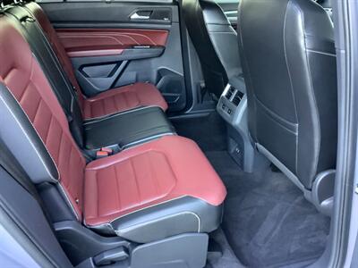 2022 Volkswagen Atlas Cross Sport V6 SEL Premium R-Line 4Motion   - Photo 35 - Crest Hill, IL 60403