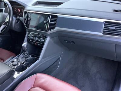 2022 Volkswagen Atlas Cross Sport V6 SEL Premium R-Line 4Motion   - Photo 43 - Crest Hill, IL 60403