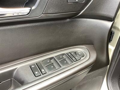 2016 Chevrolet Traverse LT   - Photo 18 - Crest Hill, IL 60403