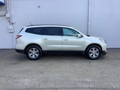 2016 Chevrolet Traverse LT   - Photo 12 - Crest Hill, IL 60403