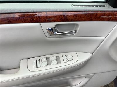 2007 Cadillac DTS - Photo 11 - Crest Hill, IL 60403