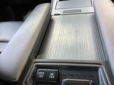 2024 Toyota Sienna XSE 7-Passenger   - Photo 34 - Crest Hill, IL 60403