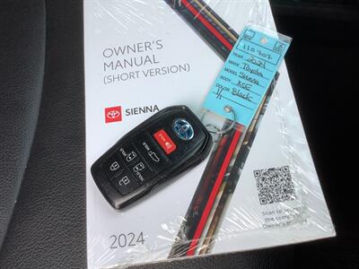 2024 Toyota Sienna XSE 7-Passenger   - Photo 40 - Crest Hill, IL 60403