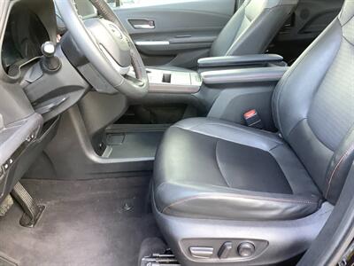 2024 Toyota Sienna XSE 7-Passenger   - Photo 15 - Crest Hill, IL 60403