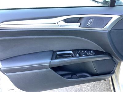 2017 Ford Fusion SE - Photo 7 - Crest Hill, IL 60403