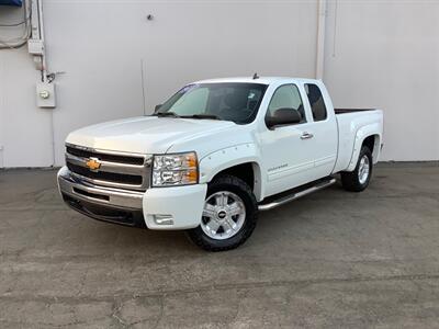 2011 Chevrolet Silverado 1500 LT   - Photo 2 - Crest Hill, IL 60403