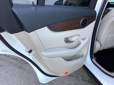 2020 Mercedes-Benz GLC GLC 300 4MATIC   - Photo 27 - Crest Hill, IL 60403