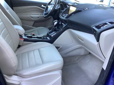 2014 Ford Escape Titanium   - Photo 32 - Crest Hill, IL 60403